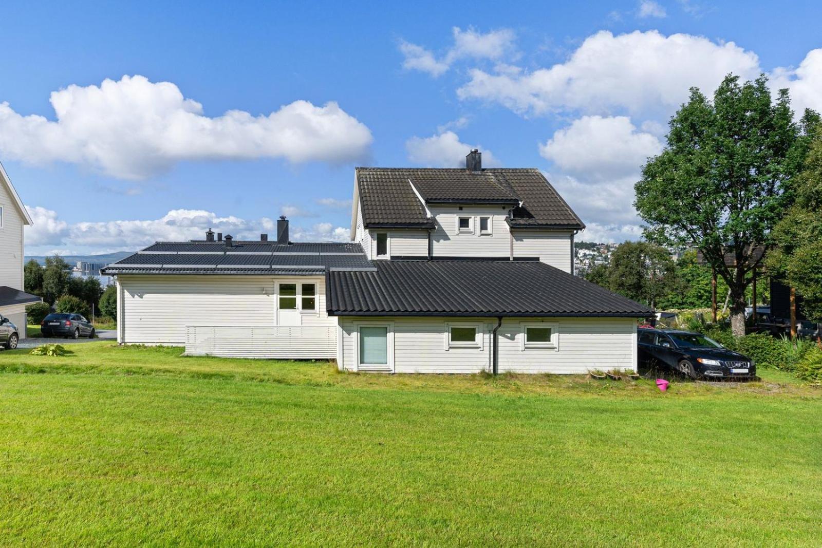 Arctic Homes - Tromsdalen, Parking, View, Fireplace Tromso Exterior photo